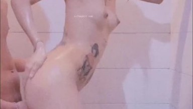 推特狂野纹身情侣性爱私拍流出