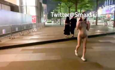 推特戶外露出女神【Smaxskin】戶外公共場所露出 清純靚麗的外表下有一顆淫盪的心 美乳豐臀極品反差 (6)