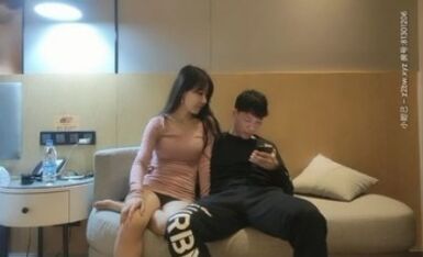 这种妖艳的小贱货，男人都爱